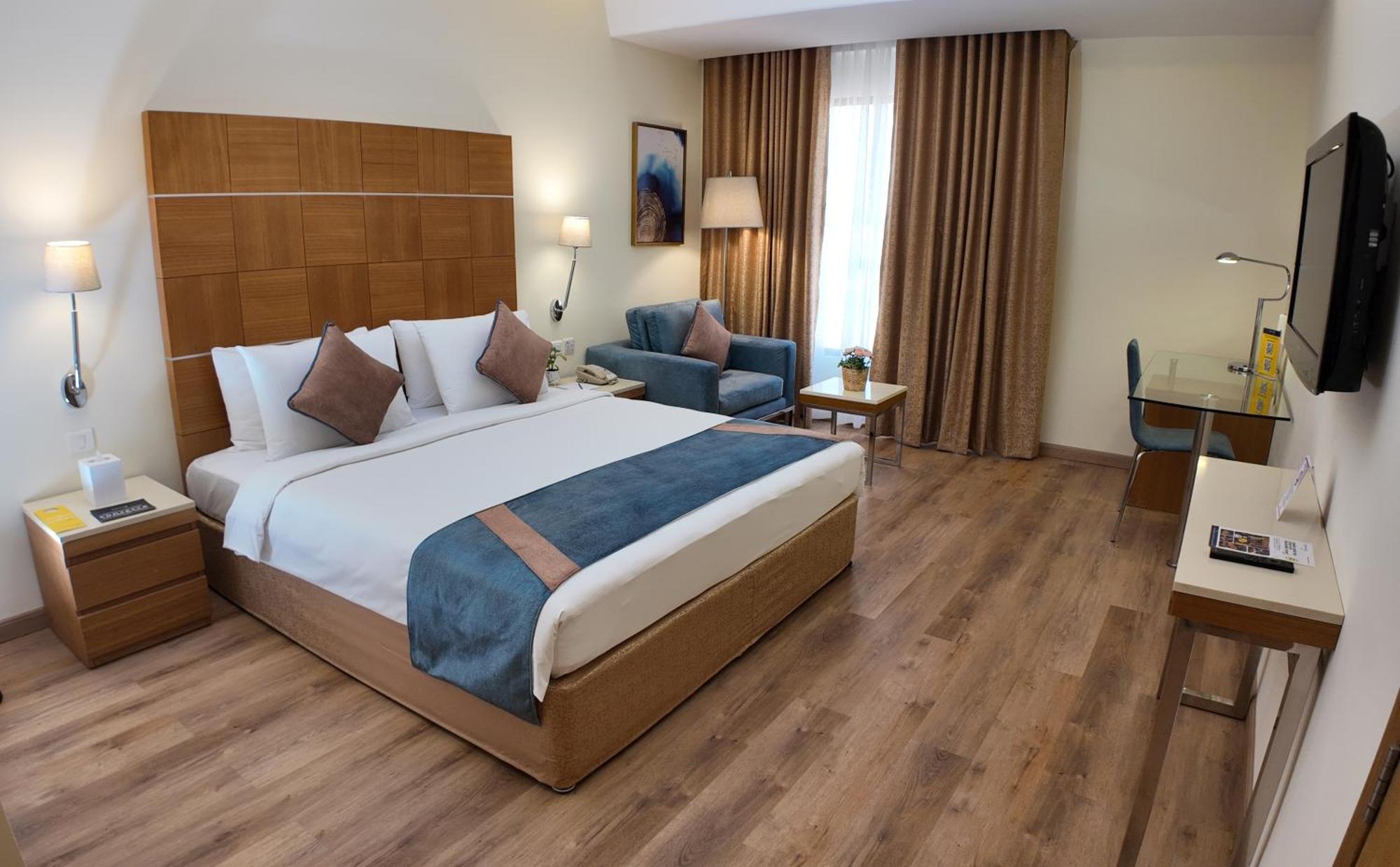 Golden Tulip Muscat Hotel Екстериор снимка