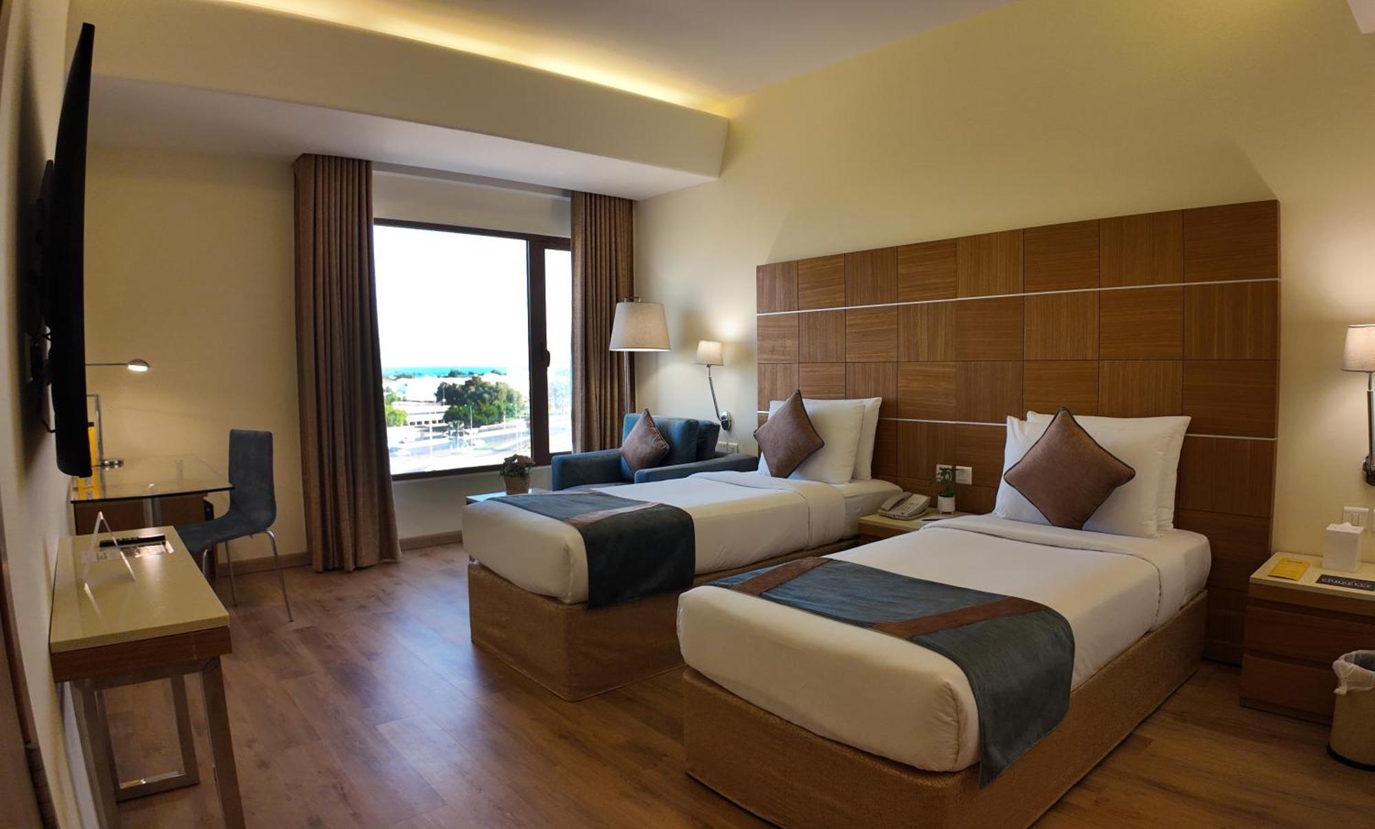Golden Tulip Muscat Hotel Екстериор снимка