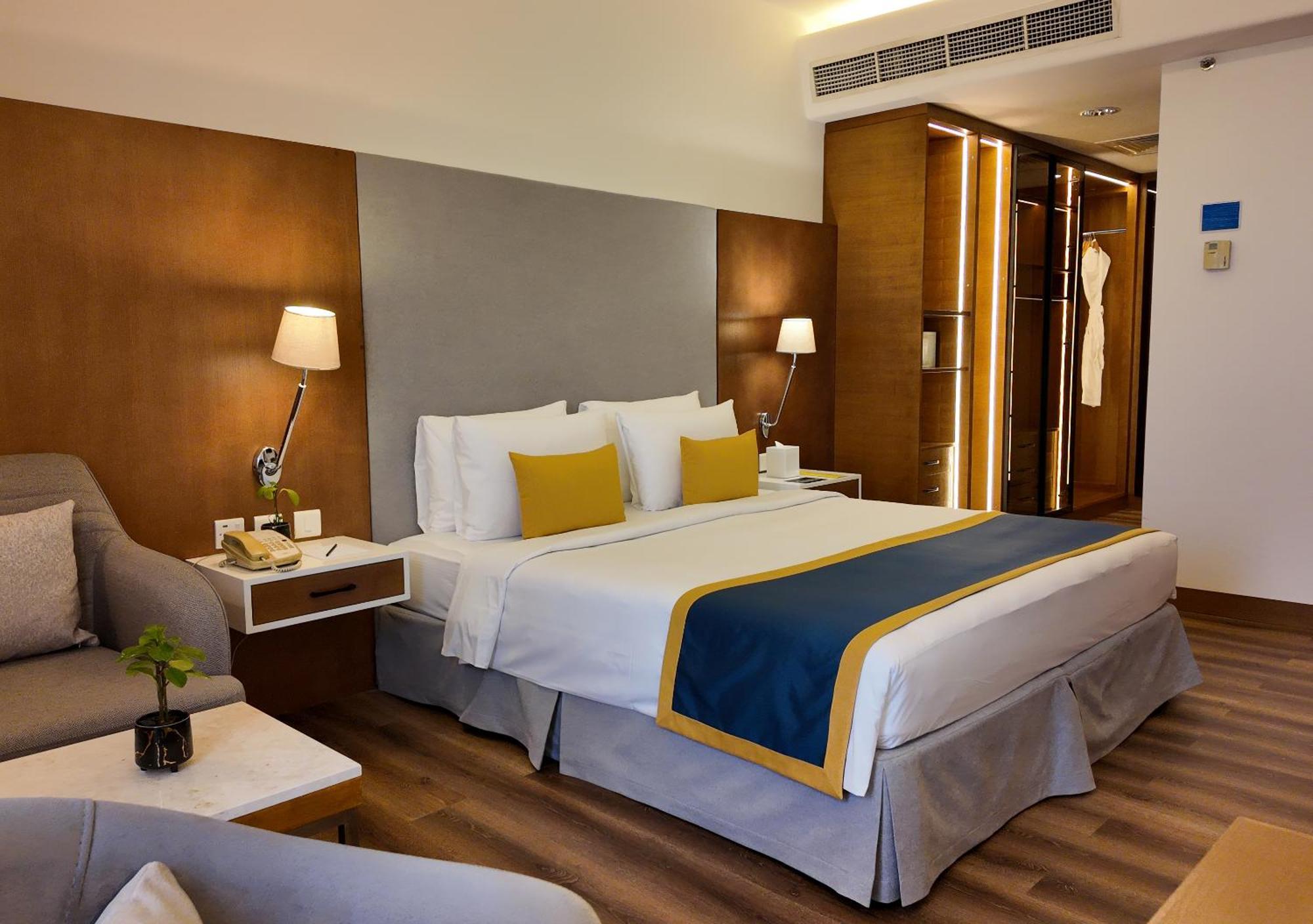 Golden Tulip Muscat Hotel Екстериор снимка