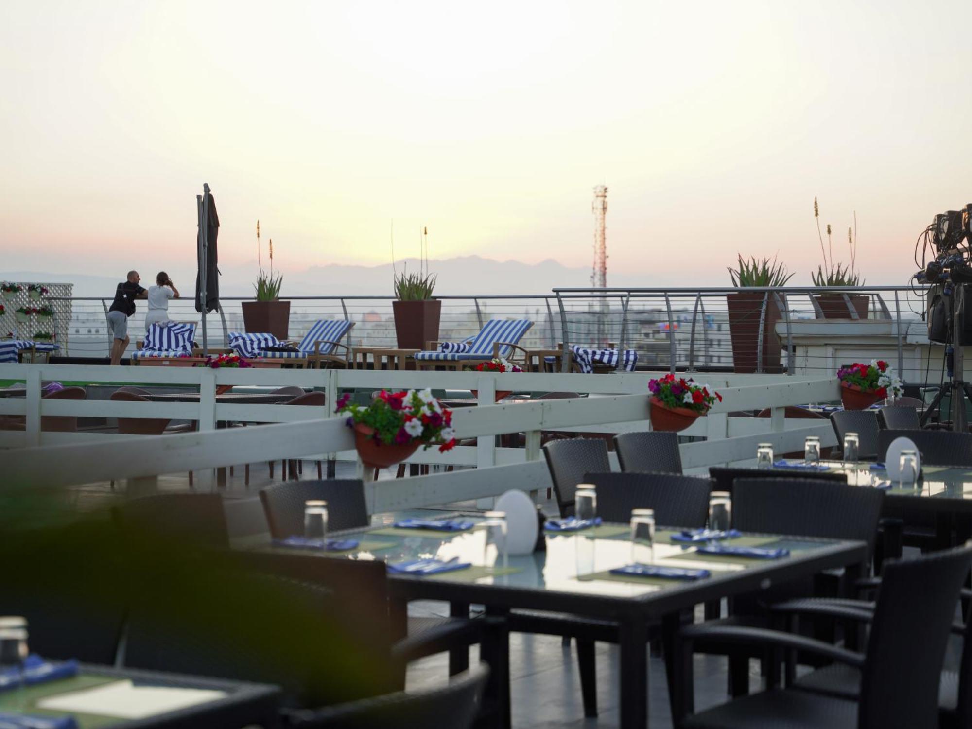Golden Tulip Muscat Hotel Екстериор снимка